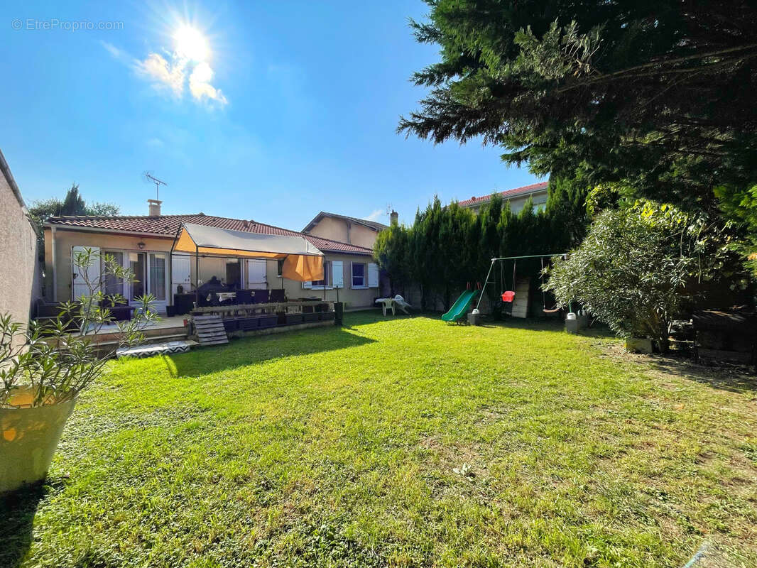 Maison à VAULX-EN-VELIN