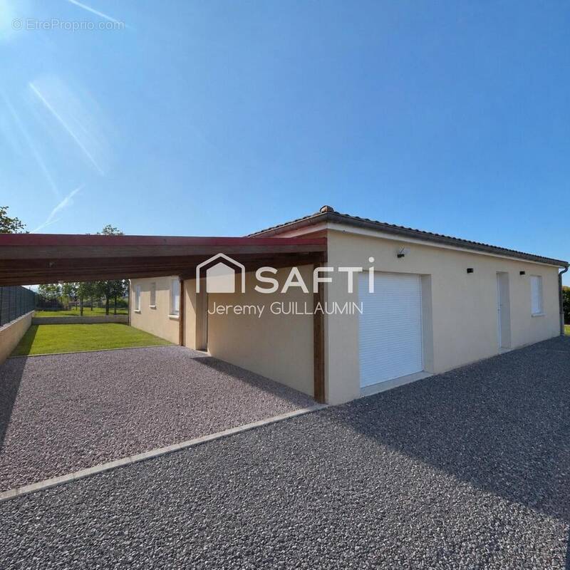 Photo 1 - Maison à SAINT-CHRISTOPHE