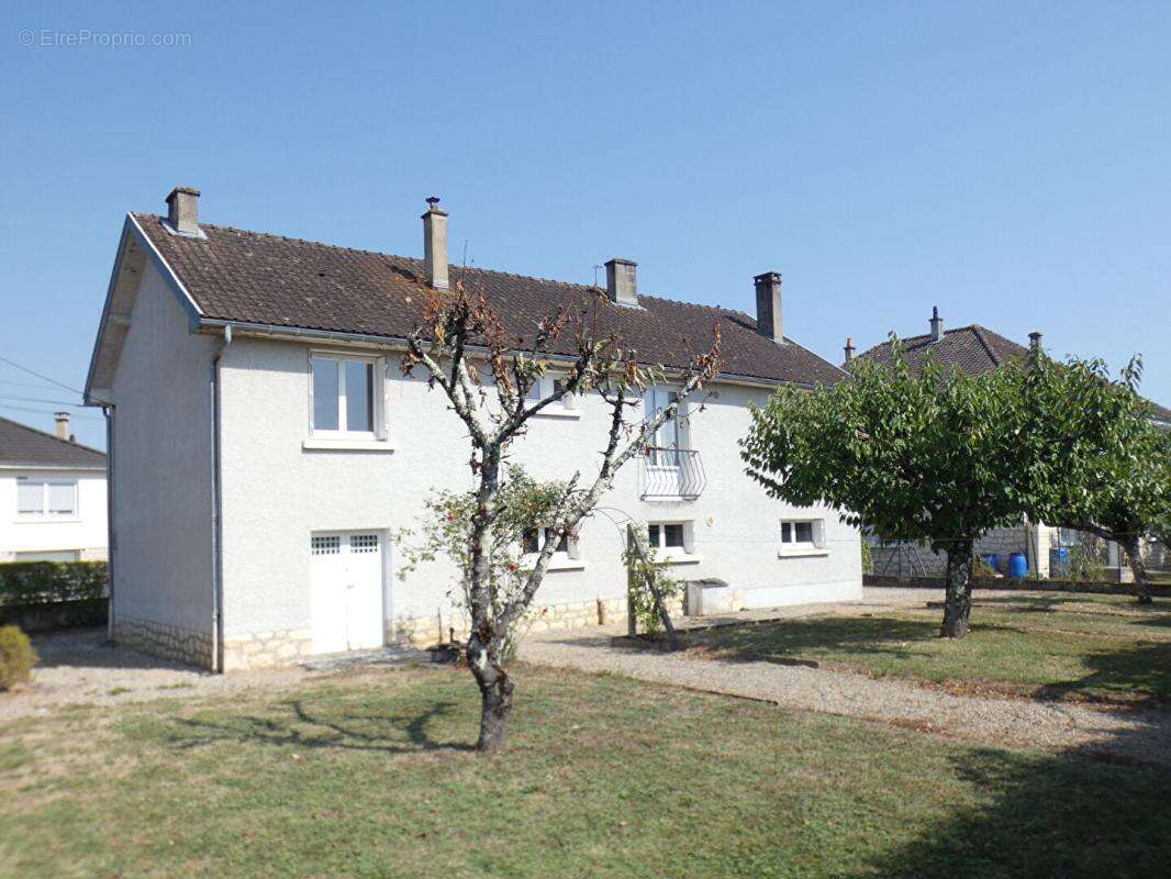 Maison à TERRASSON-LAVILLEDIEU