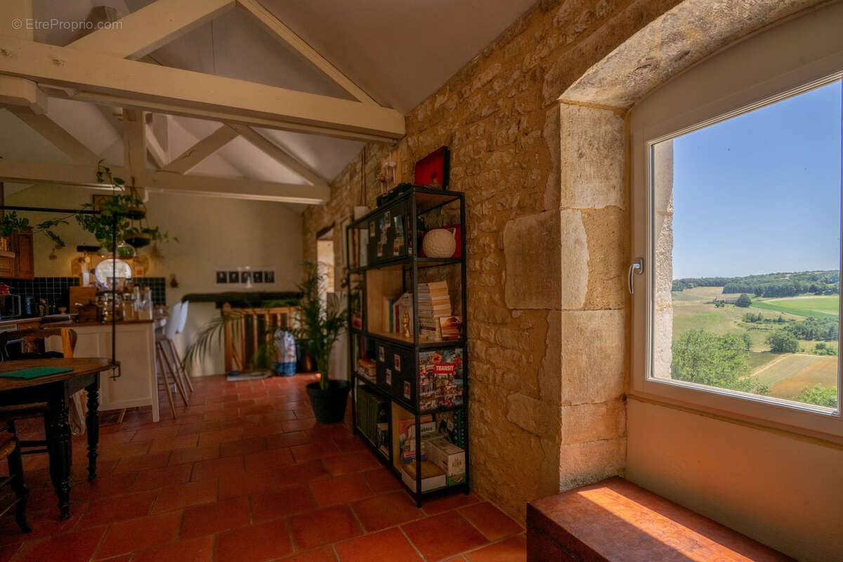 Maison à MONTCUQ