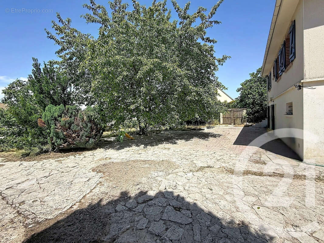 Maison 155 m² à Pont-Sur-Yonne  - photo 13