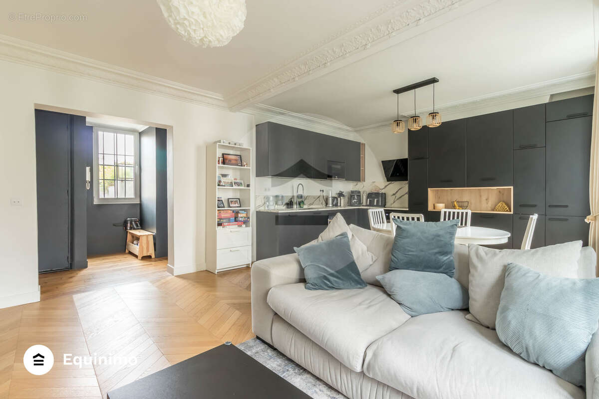 Appartement à PARIS-15E