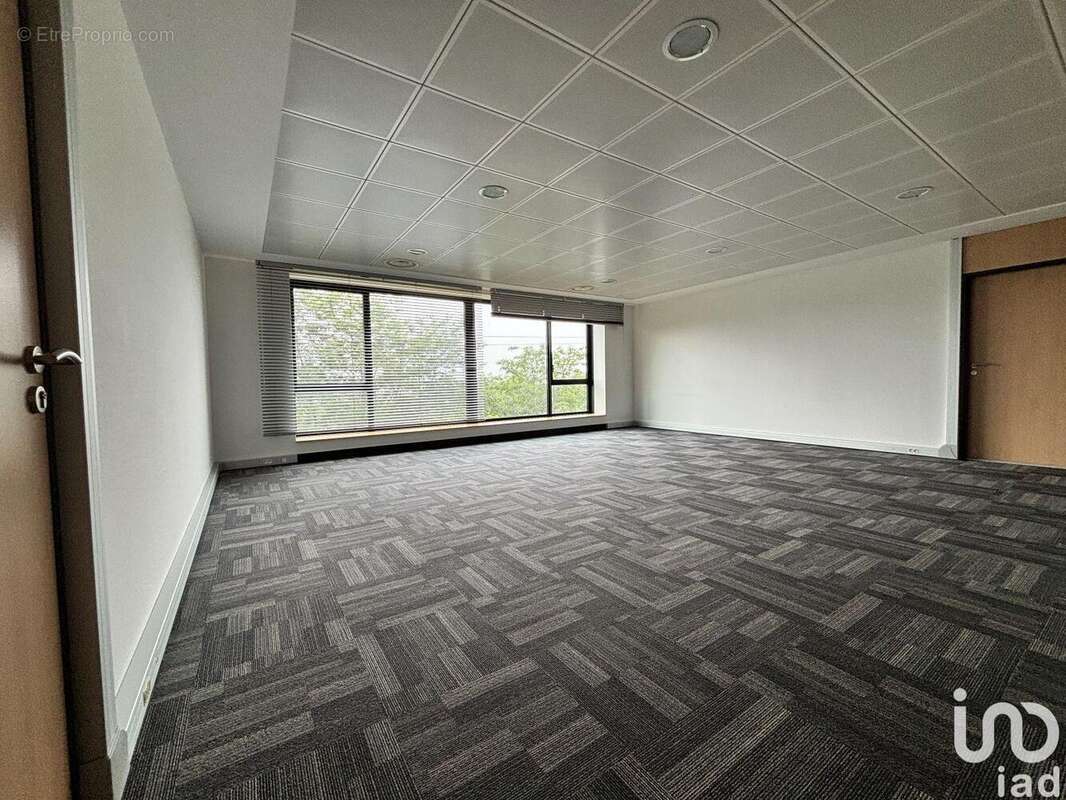 Photo 5 - Commerce à EVRY