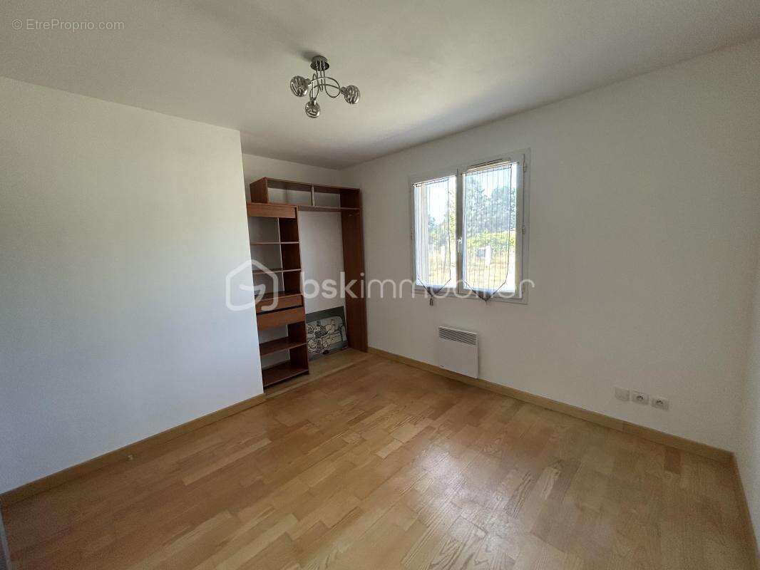 Maison de plain-pied avec nombreuses dépendances sur plus de 3 900 m² – Chepniers - photo 6