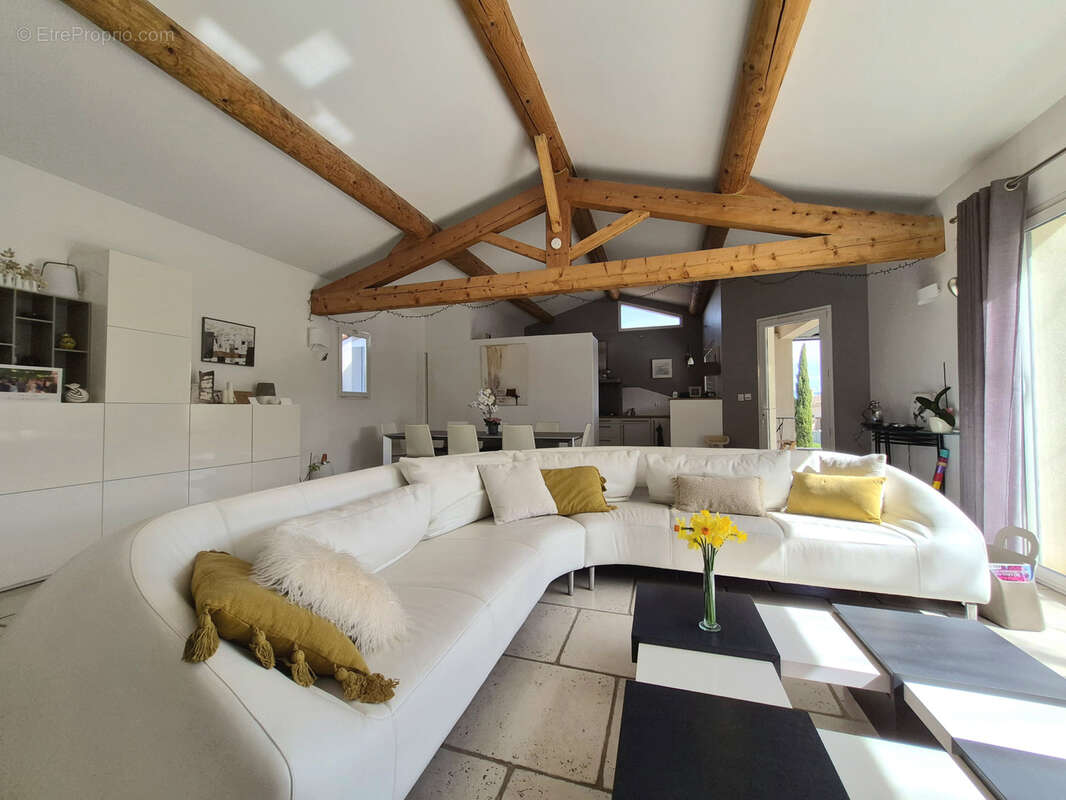 Maison à MORIERES-LES-AVIGNON