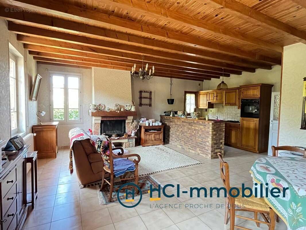 Maison 76 m² à Chatenoy-En-Bresse  - photo 2