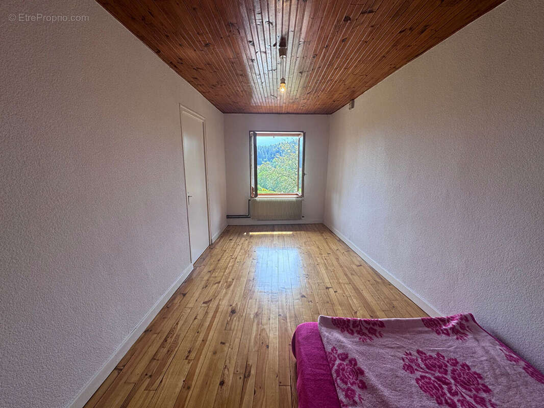 Maison à NOIRETABLE