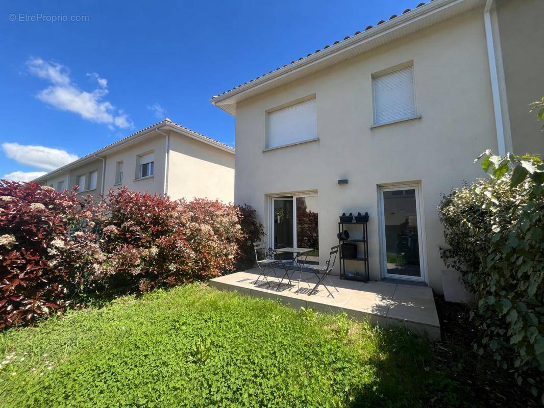 Maison à LA SALVETAT-SAINT-GILLES