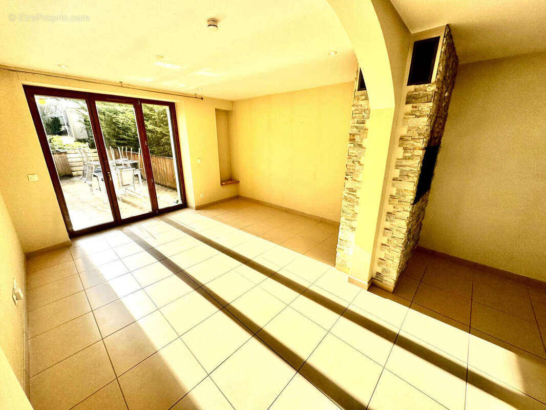 salon (7) - Appartement à VIRY