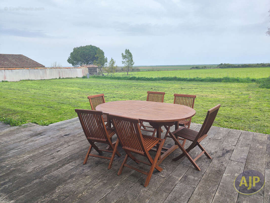 Maison à SAINT-MICHEL-EN-L&#039;HERM