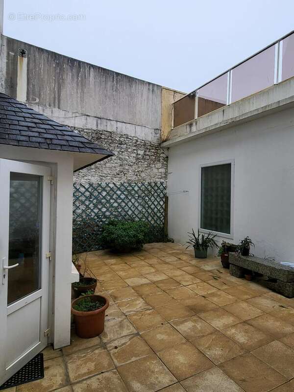 Photo 8