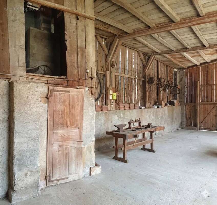 Maison à ECOLE