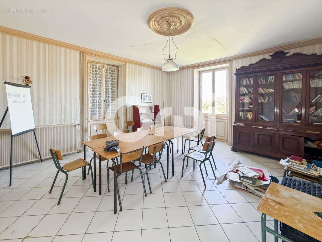 Maison avec terrain attenant À Vendre - photo 9