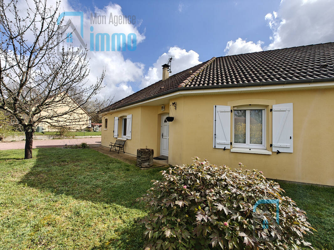 Maison à MEHUN-SUR-YEVRE