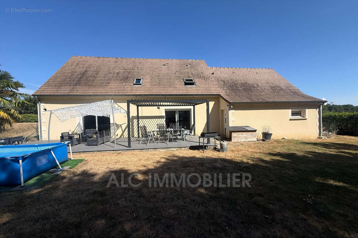 Maison 163 m² à Villaines-La-Carelle  - photo 2
