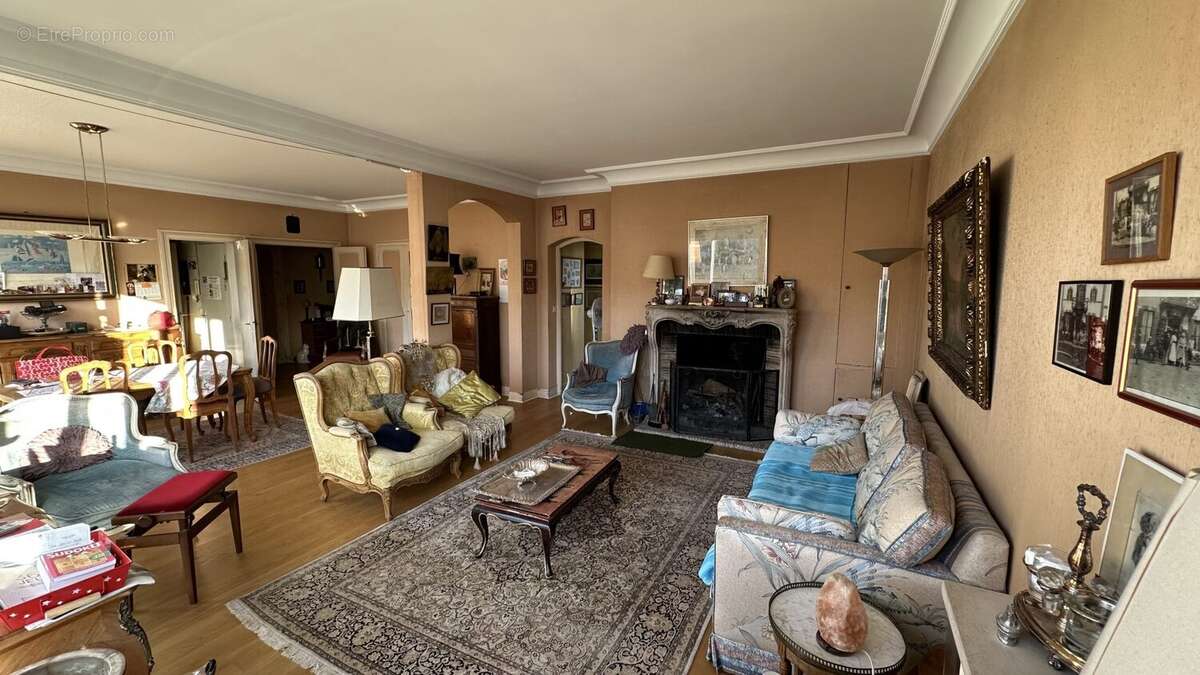 Appartement à SURESNES