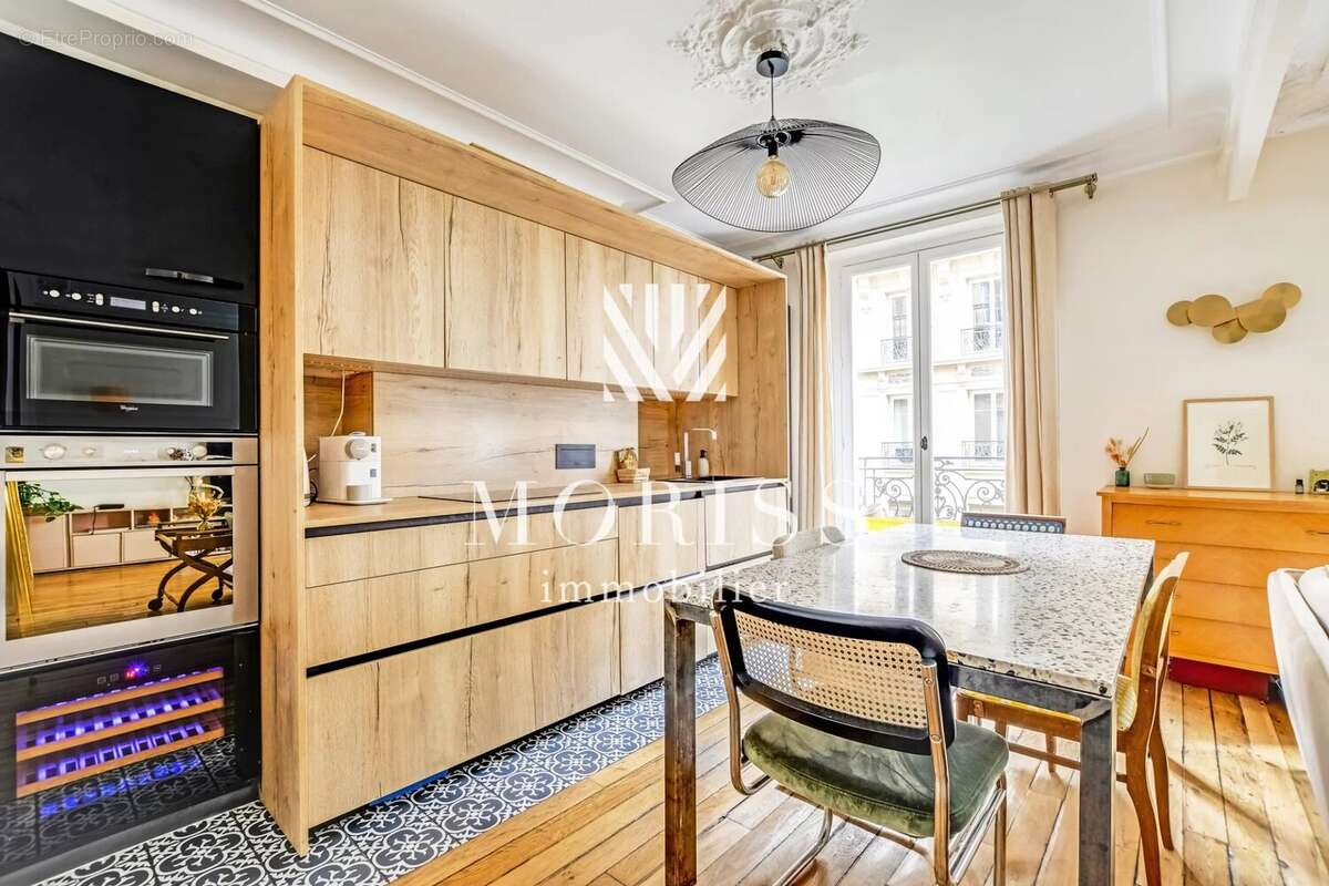 Appartement à PARIS-18E