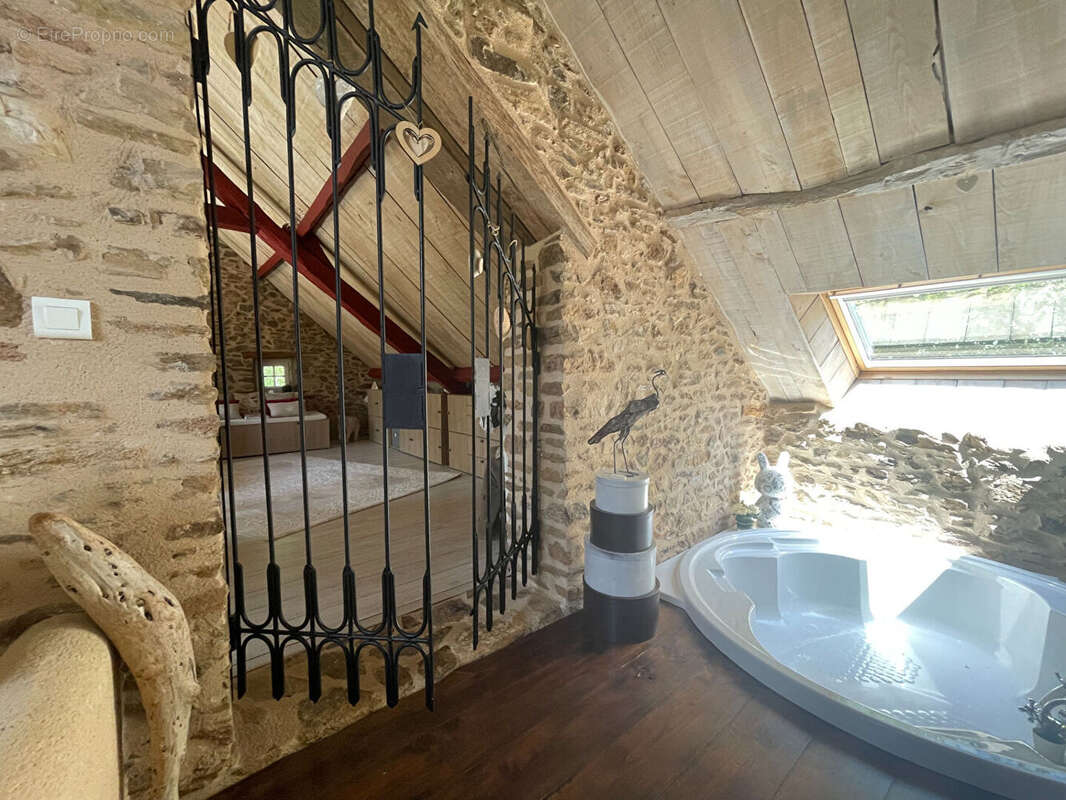 Maison à CHAMBOULIVE