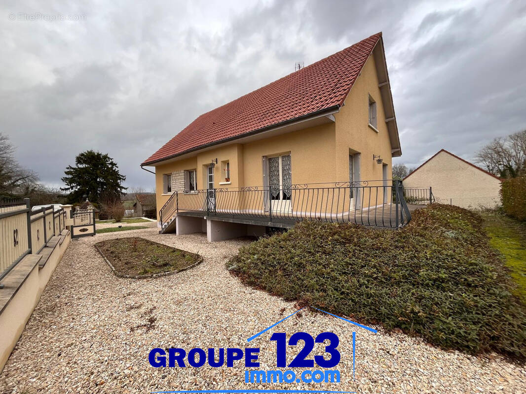 Maison à SEIGNELAY