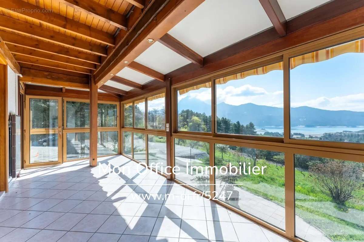 Référence : 6620-MTE. - Maison 200 m²  - terrain 1276 m² - Vue imprenable sur le Lac - photo 2