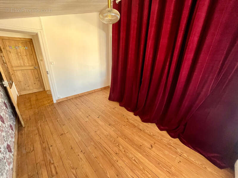 Maison à LES MAGNILS-REIGNIERS