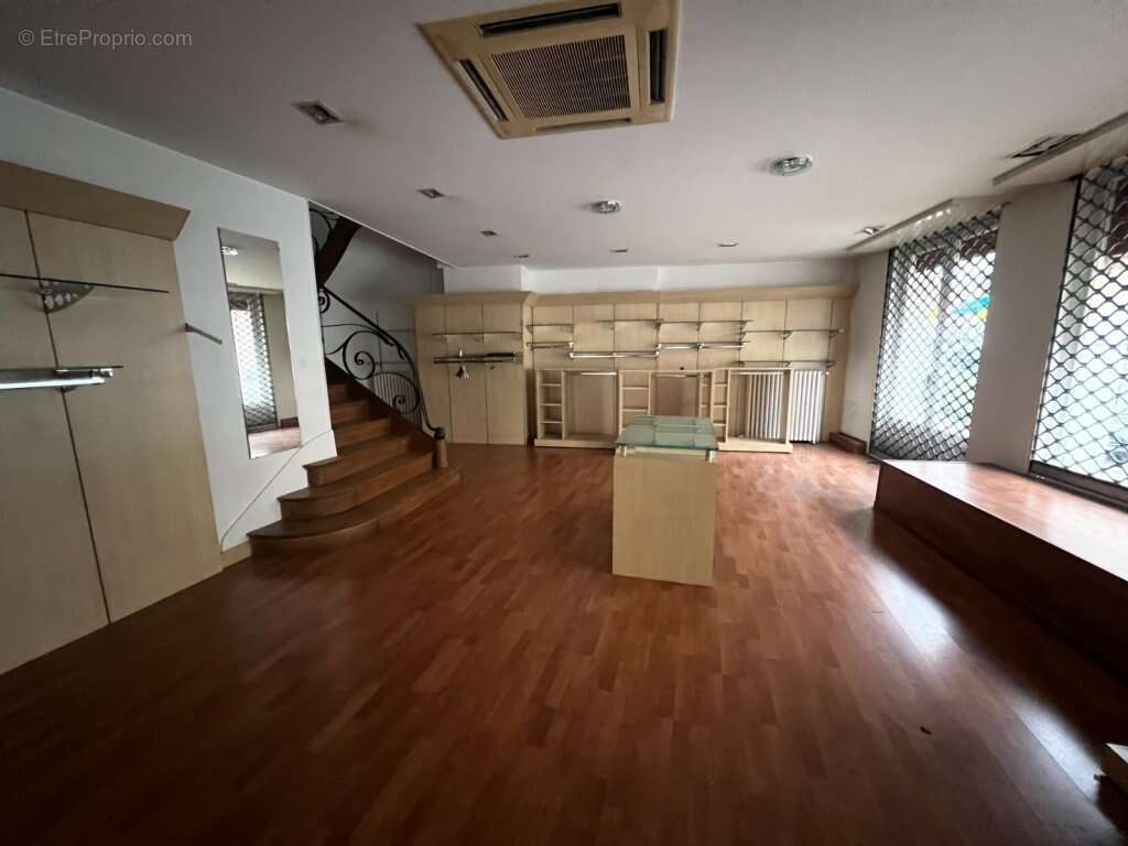 Commerce à LE CREUSOT