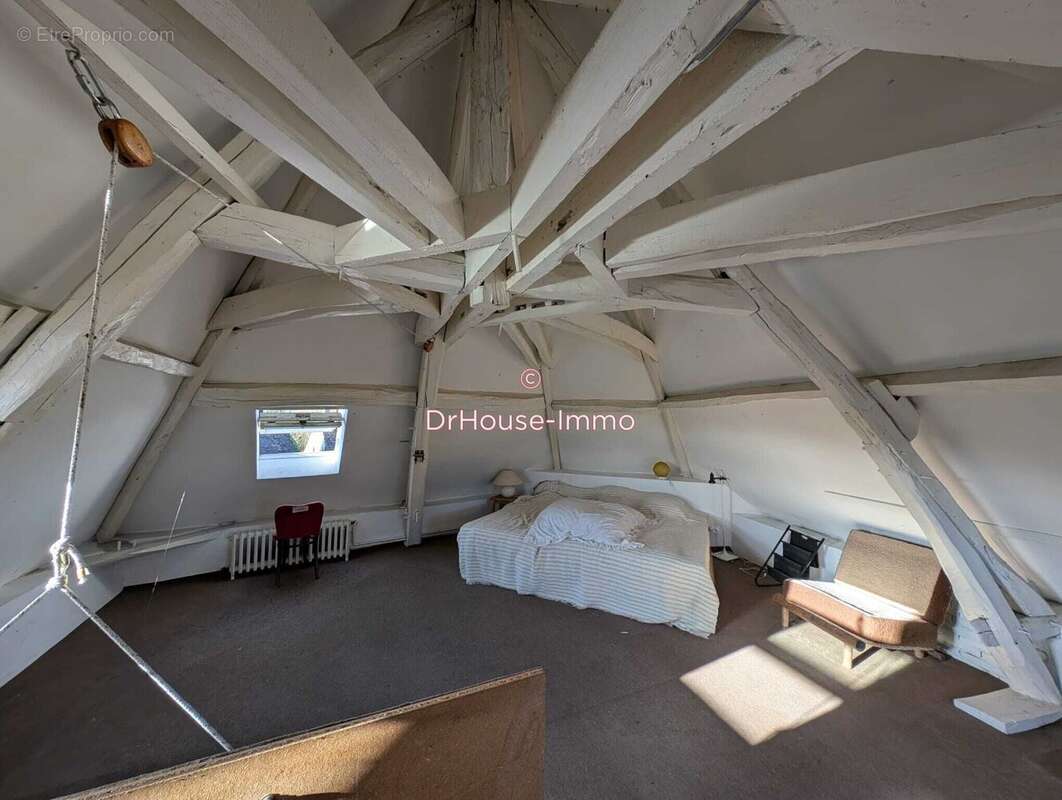 Maison à COURTEMPIERRE