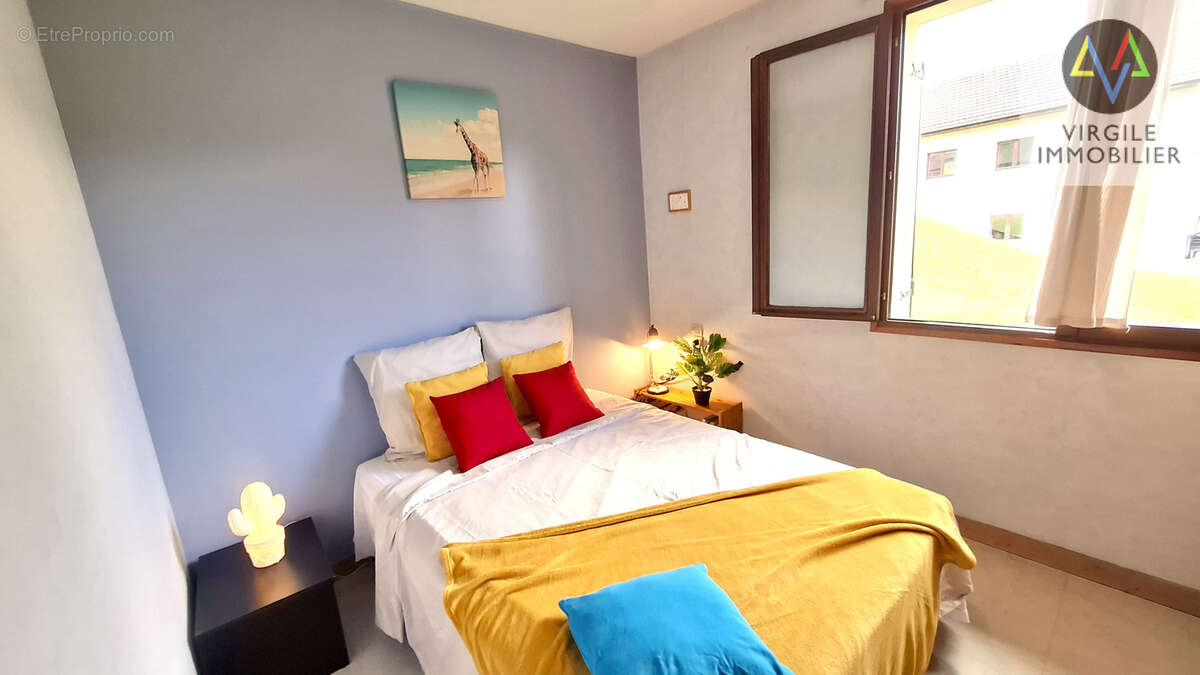 Maison avec terrasse, grand terrain, plage privative et fort potentiel à Rochejean - photo 12