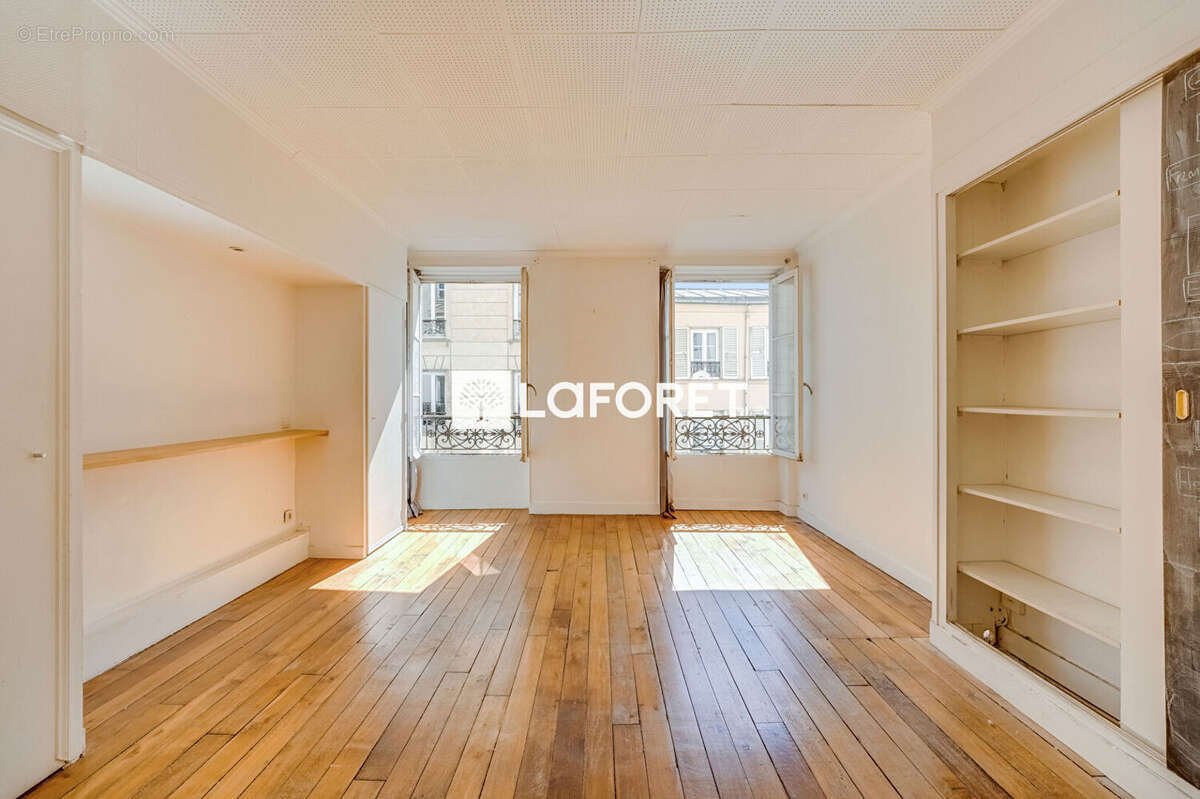 Appartement à PARIS-14E