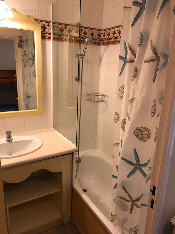 Appartement à ROQUEBRUNE-SUR-ARGENS