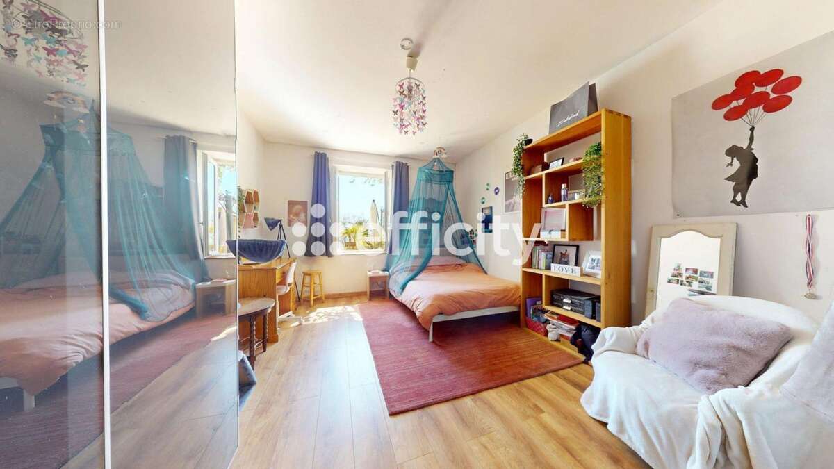 Maison à MIRIBEL