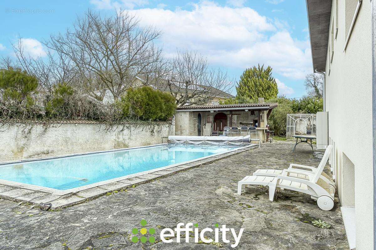 Maison à SALAISE-SUR-SANNE