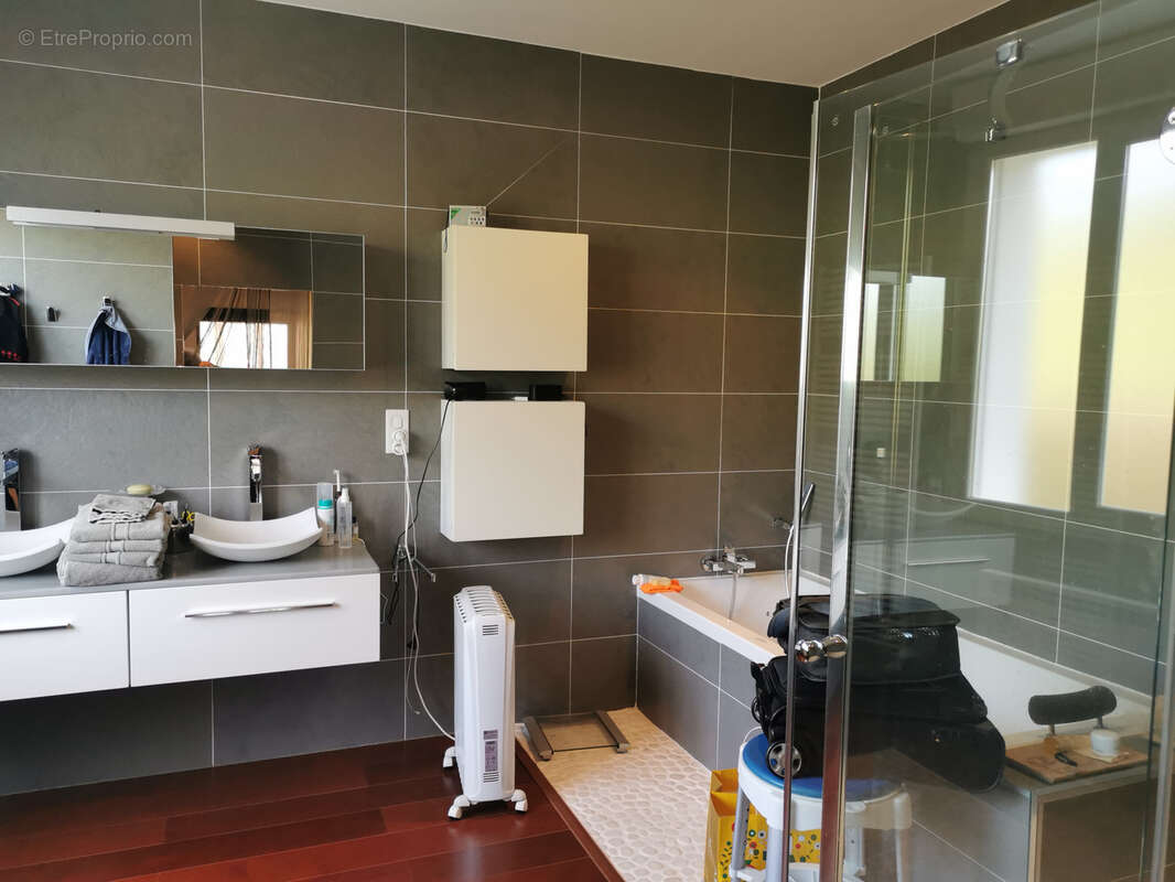 Maison à MURAT-SUR-VEBRE