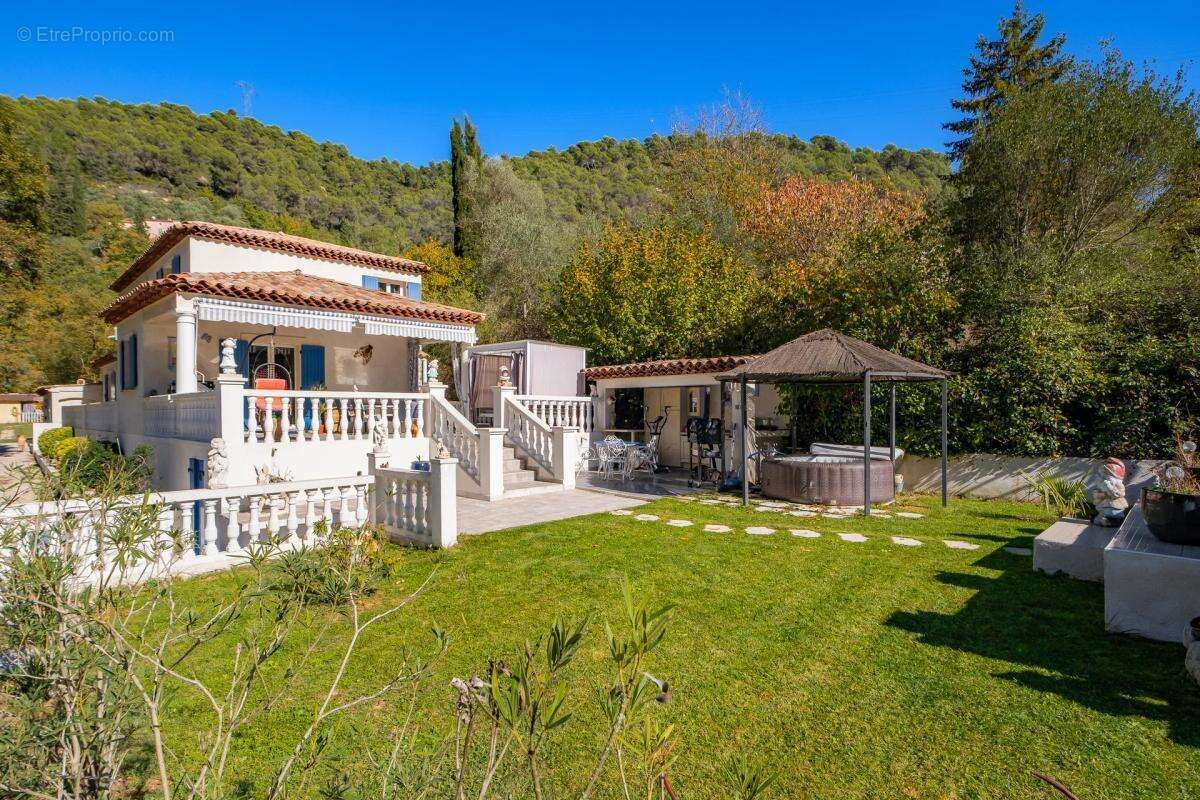 Maison à L&#039;ESCARENE