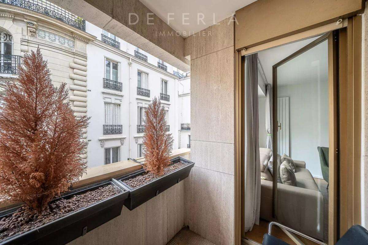 Appartement à PARIS-7E