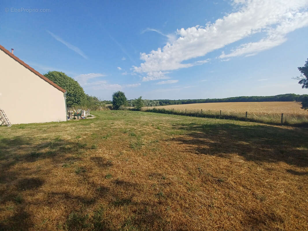 Maison à LA CHAPELLE-MONTLINARD
