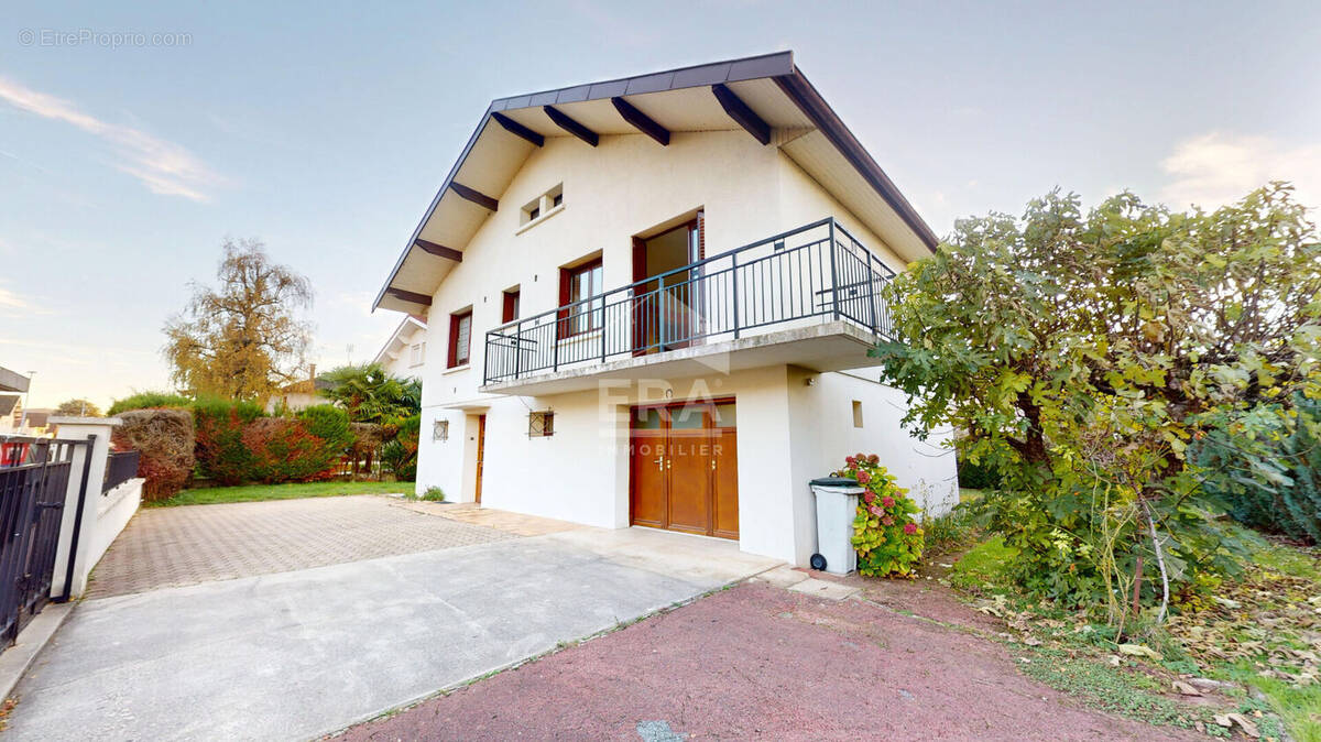 Maison à LAGNIEU