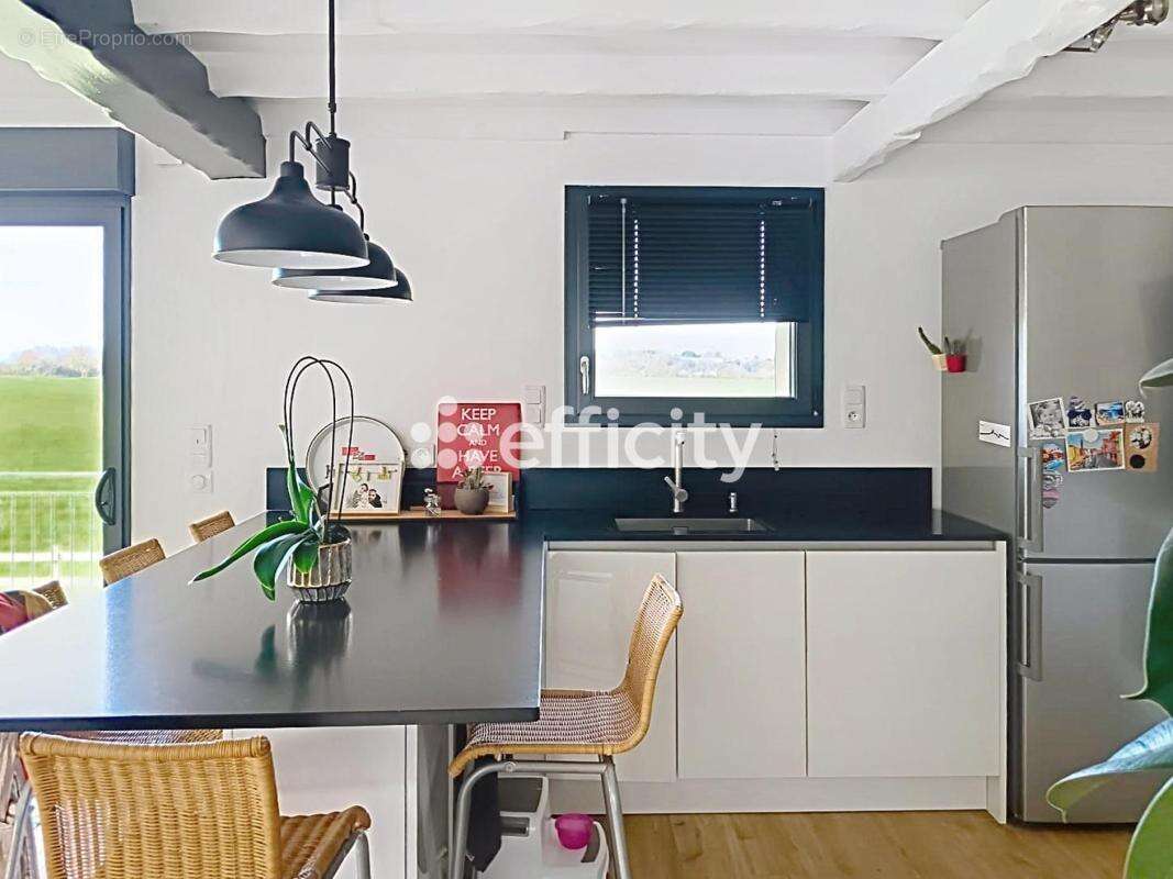 Maison 237 m² à Iteuil  - photo 10