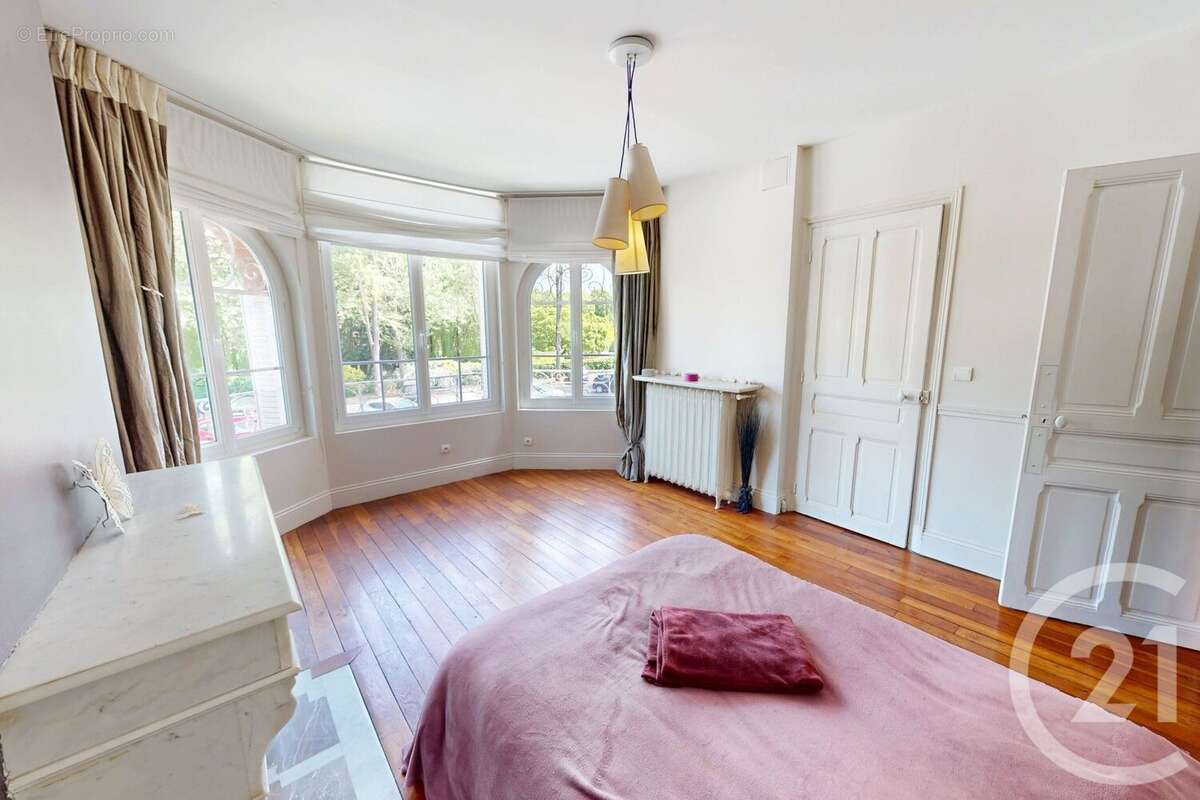 Maison à SAINT-QUENTIN