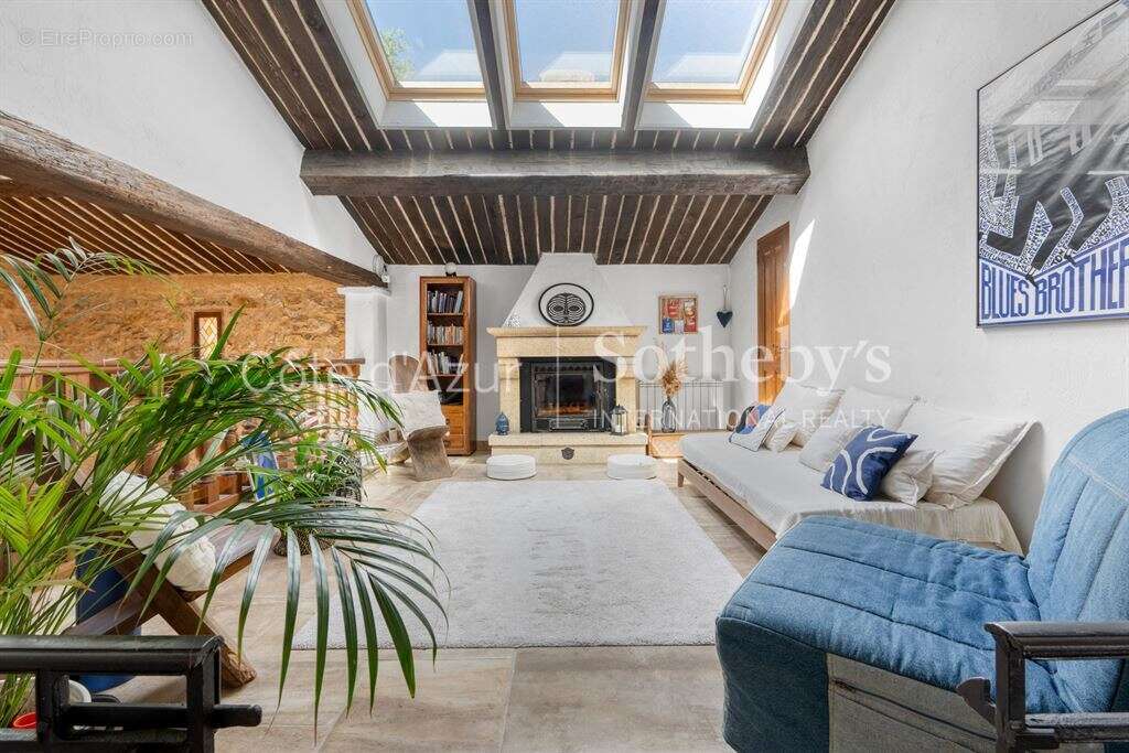 Maison à MONTAUROUX