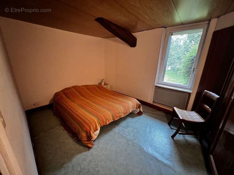 Maison à SAINT-SATURNIN-DU-BOIS