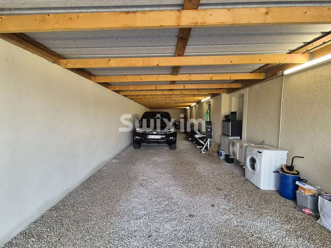 Maison à LE DESCHAUX