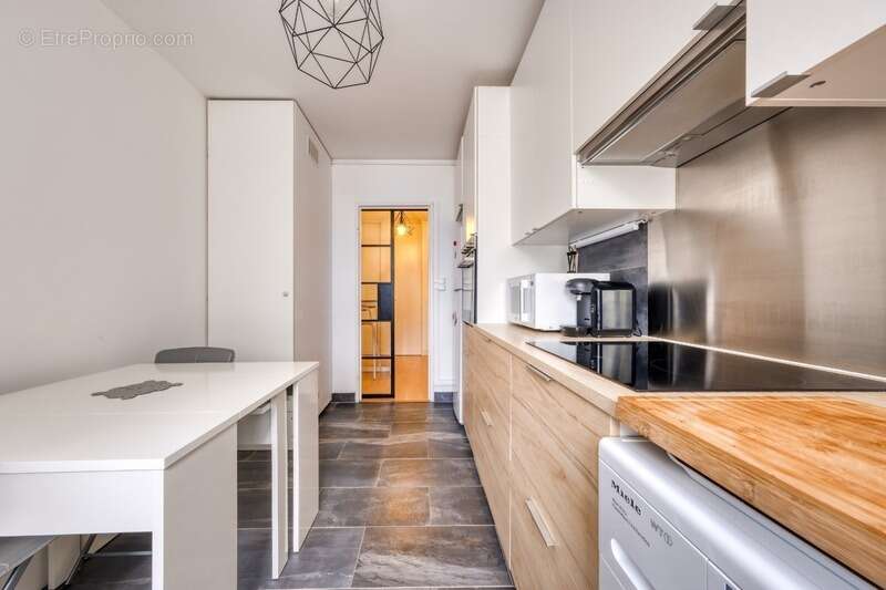 Appartement à LES CLAYES-SOUS-BOIS