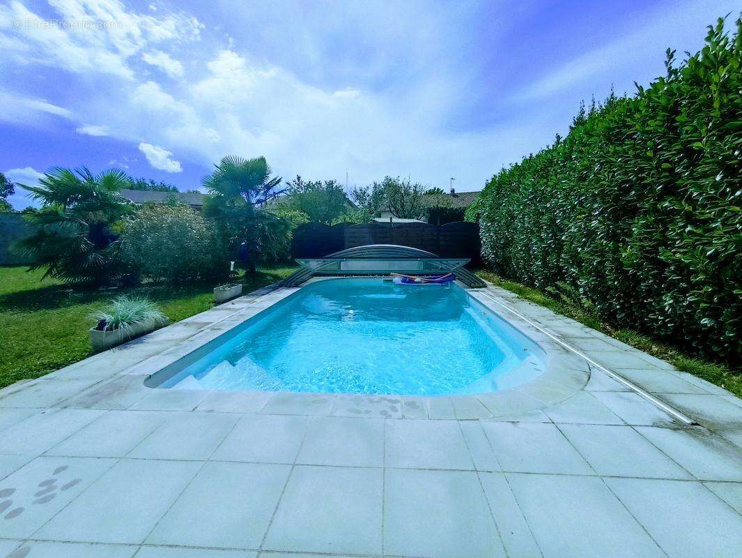 Maison à LUSSAC-LES-CHATEAUX