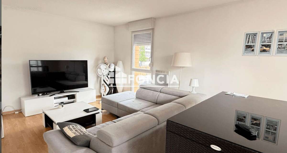 Appartement à AVRILLE