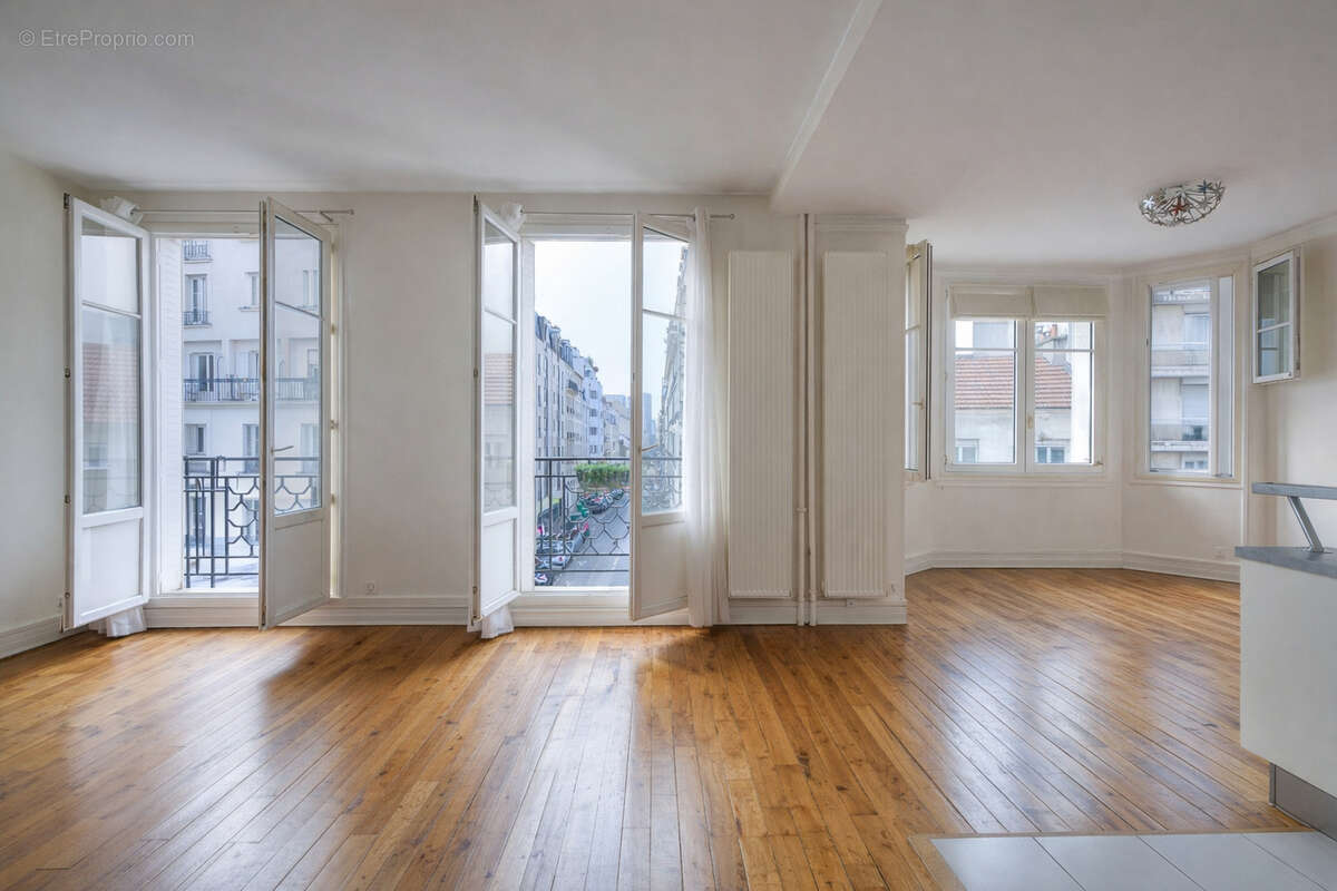 Appartement à PARIS-15E
