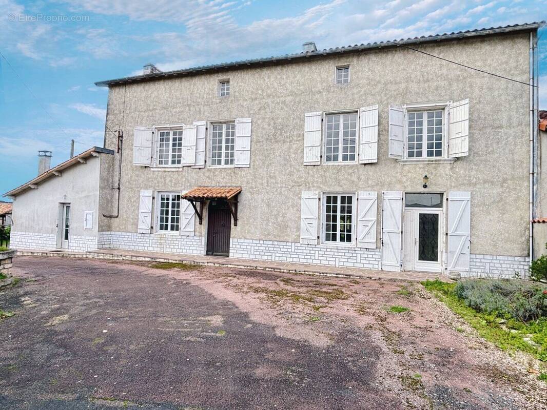 Maison à LA MAGDELEINE