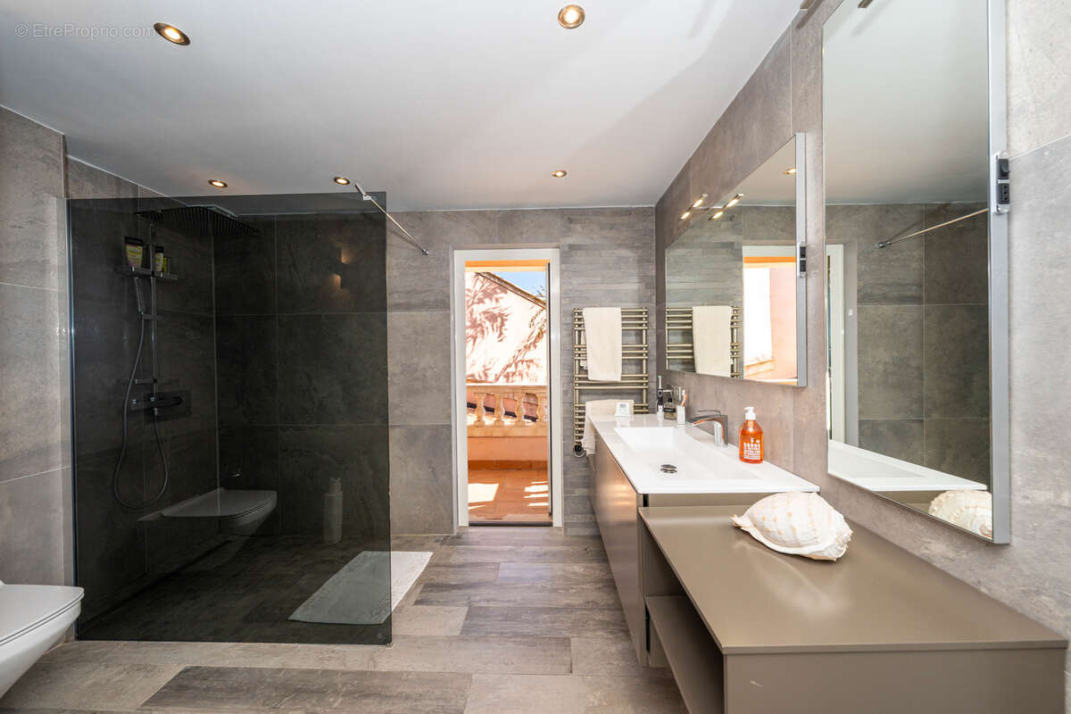 Maison à CAGNES-SUR-MER