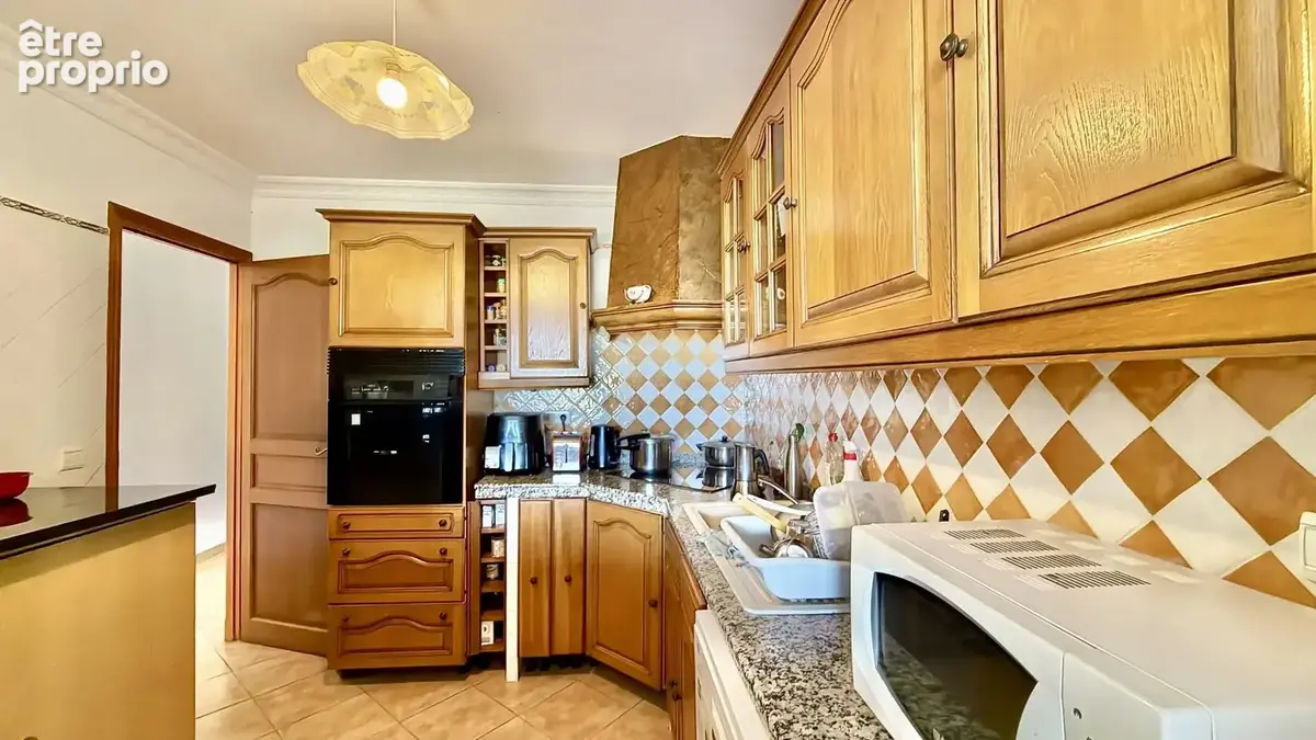 Maison d'exception vue mer de 250 m2 à Vallauris, sur terrain de 1500 m² avec possibilité d'extension - photo 12