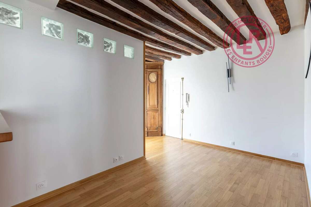 Appartement à PARIS-4E